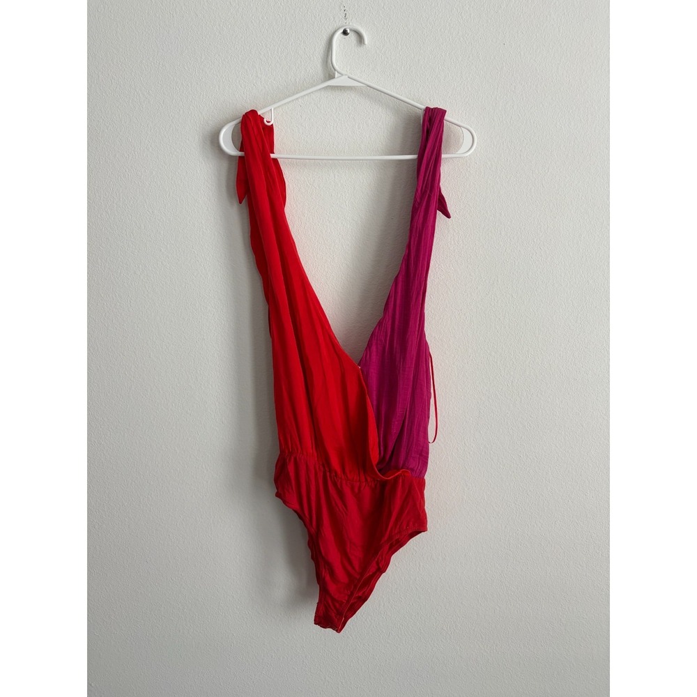 Vestique One Piece Plunging Bodysuit Womens Small Red Pink Colorblock Swimwear